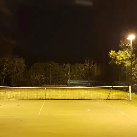 Вилла Domain U Tempu Persu Sleeps 12 With Park