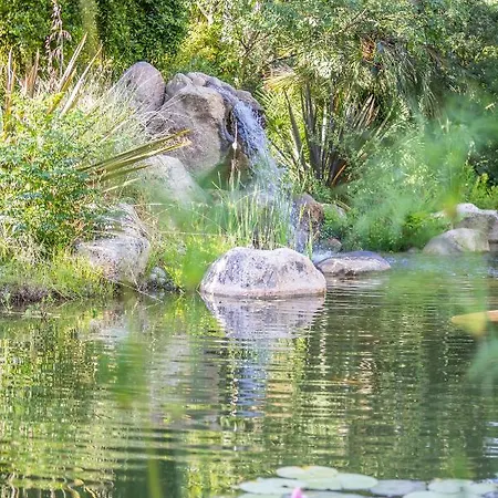 Domain U Tempu Persu Sleeps 12 With Park