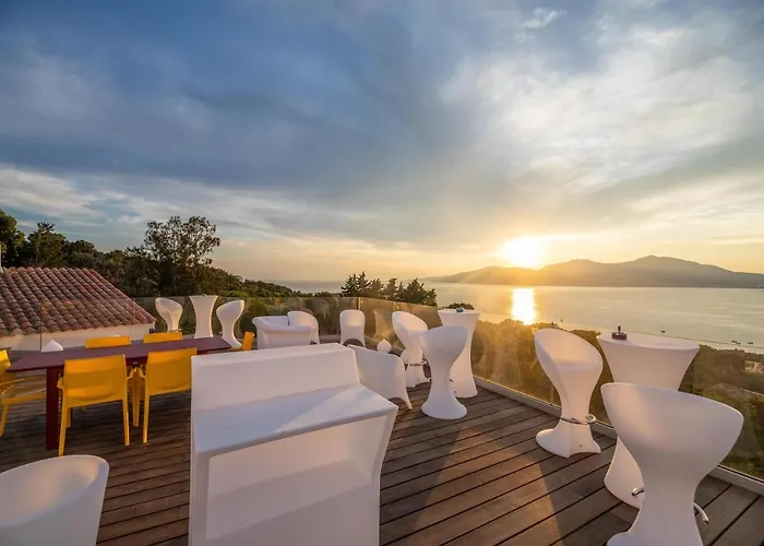 Domain U Tempu Persu Sleeps 12 With Park Villa Porticcio (Corsica)