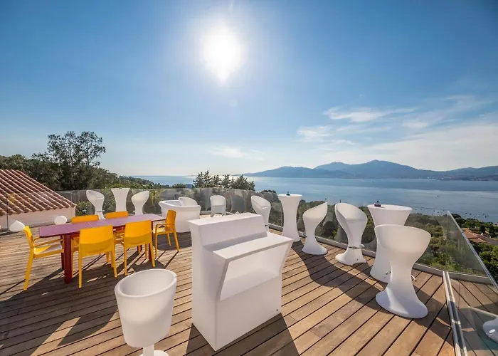 Villa Domain U Tempu Persu Sleeps 12 With Park